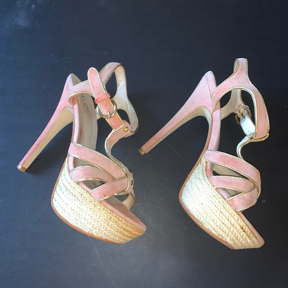 Aldo Shoes - Women's Aldo pink & Gold Heels Size 39 discolouring
